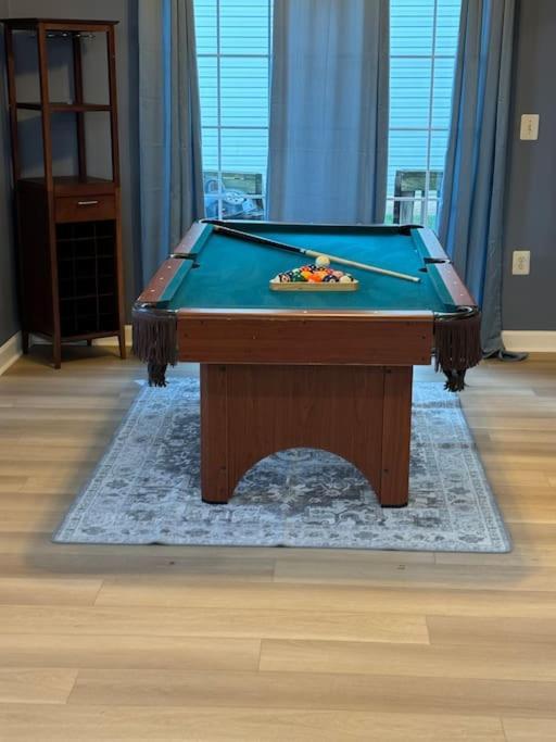 Entire Nw Stadium Home With Pool Table And Parking Washington Extérieur photo