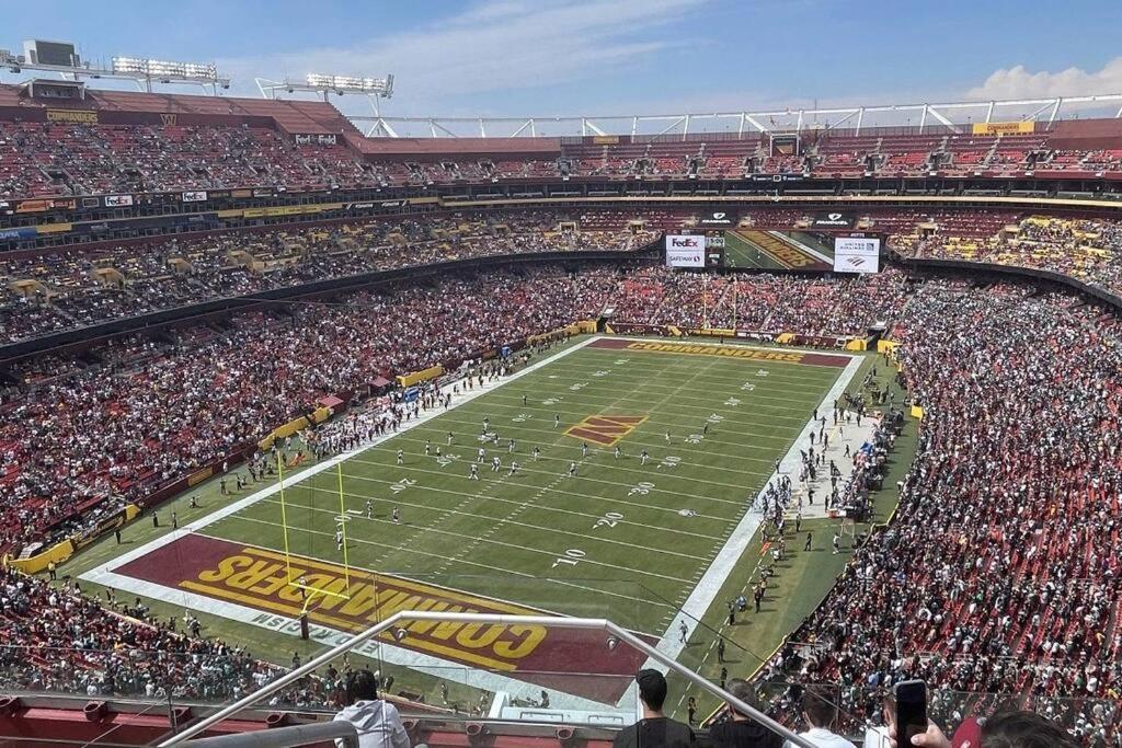 Entire Nw Stadium Home With Pool Table And Parking Washington Extérieur photo