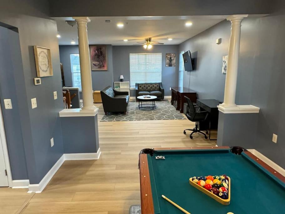 Entire Nw Stadium Home With Pool Table And Parking Washington Extérieur photo